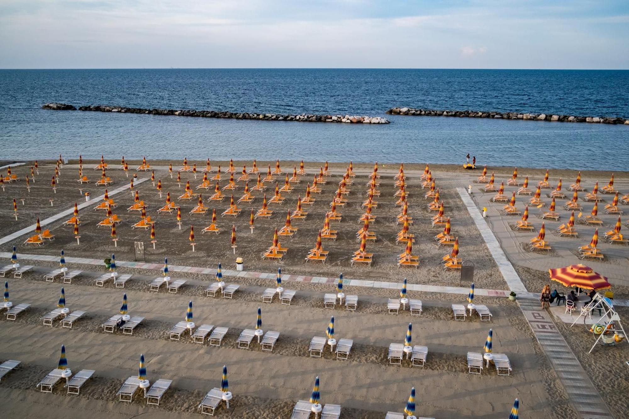 Hotel Estate Rimini Exterior photo